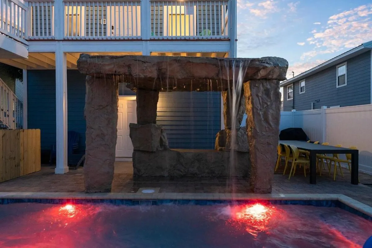 Apartment Soak And Sizzle! Pool Waterfall Games Grill Near Beach Panama City Beach United States